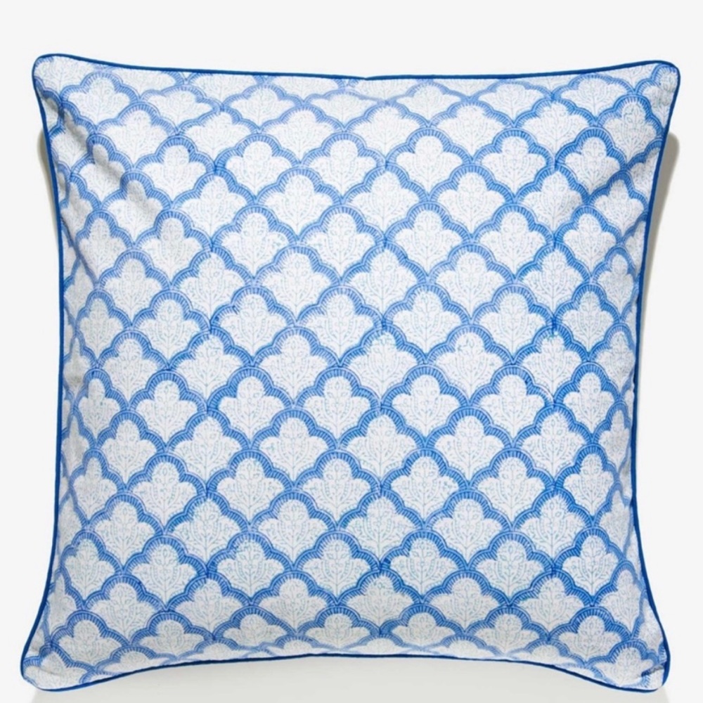Roller Rabbit Blue Jemima Pillow case 18x18